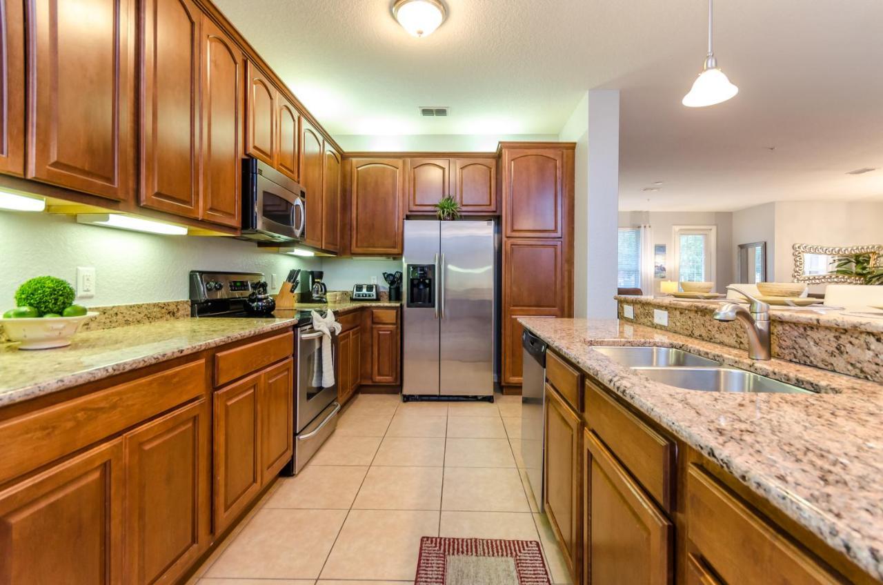 Spacious In Vista Cay Luxury Awaits Orlando